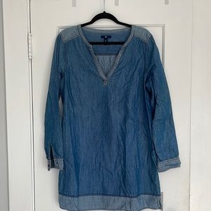 Two toned blue chambray tunic dress with v neck and button on the sleeves